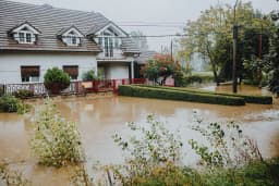 Flood Risk & Home Value: What Homeowners Must Know Now