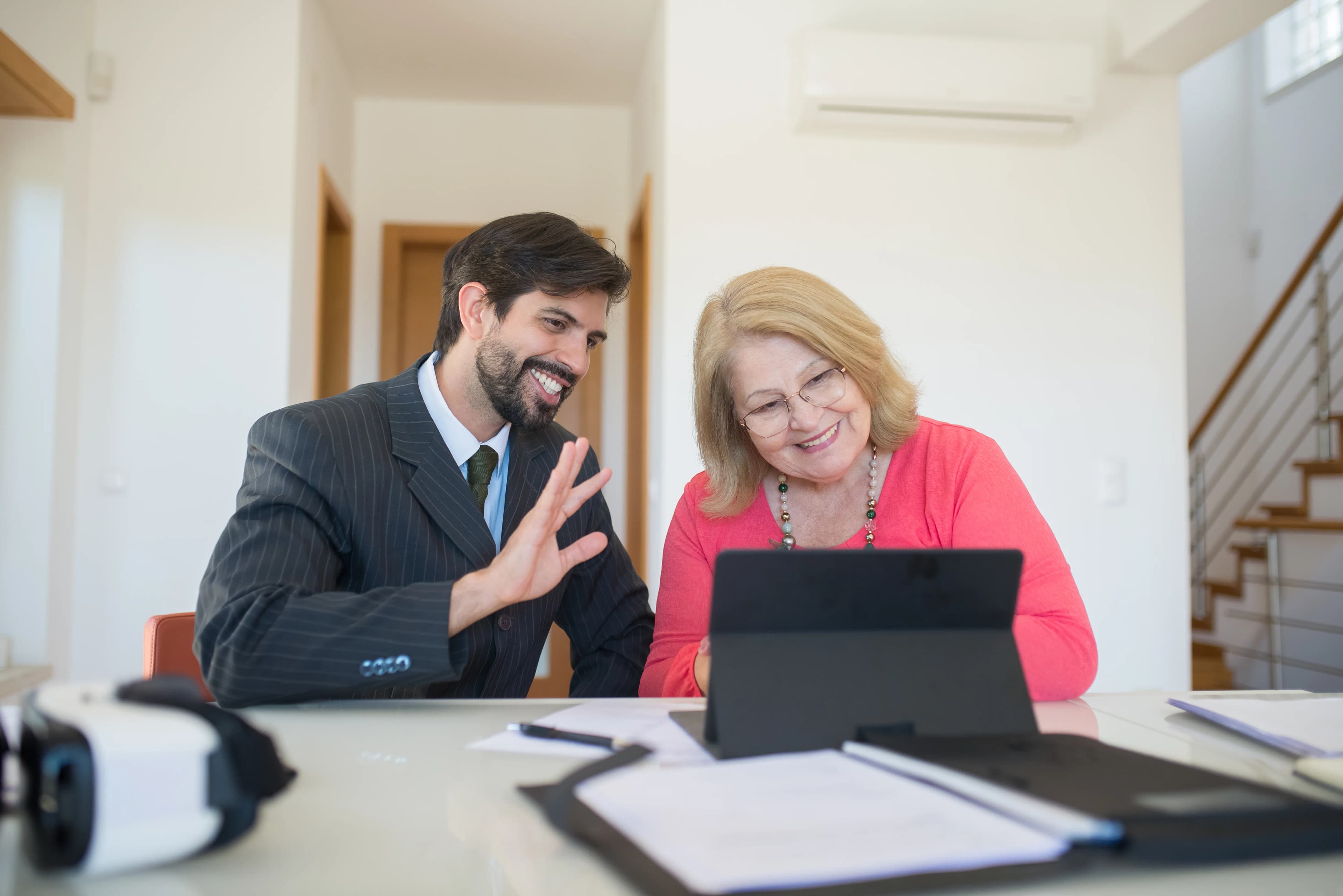 Real Estate Agents vs. AI: The Human Edge